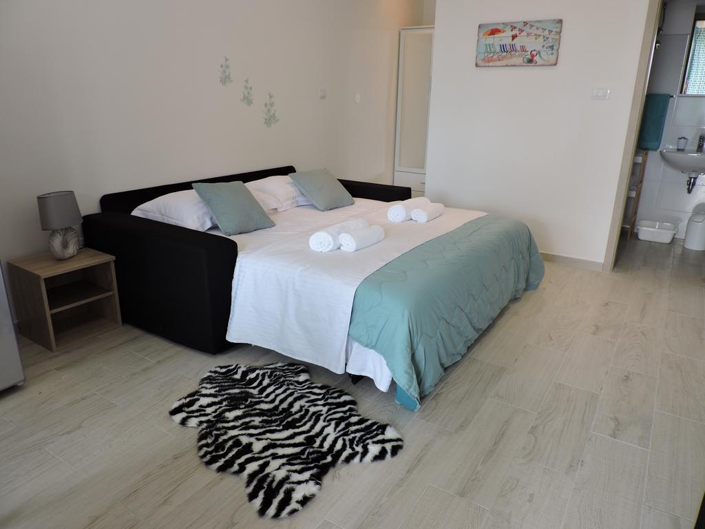 Apartments Nina Riva Kastela Luaran gambar